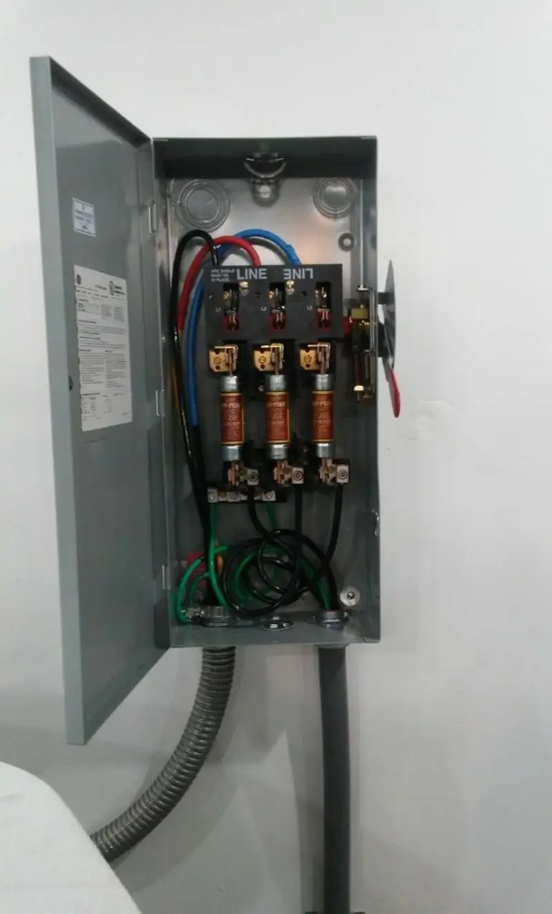 Three-phase disconnect switch installed for Electrical Wiring & Rewiring in Laughlin